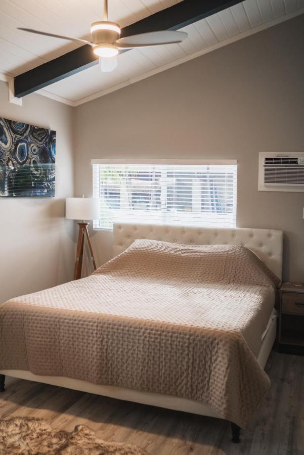 Spacious 2 Bedroom Beach House With King Suite Waianae Exterior photo